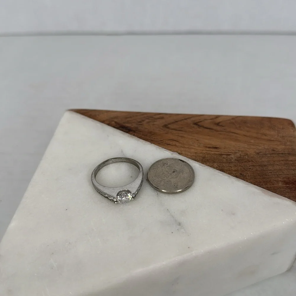 Vintage Silver Ring with Clear Gem lot D1